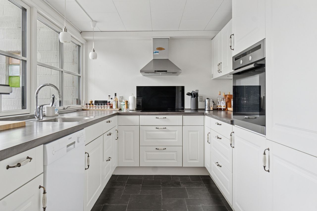 image 03
